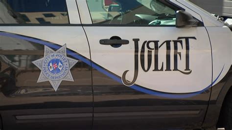 Joliet police officer stabbed during welfare check call
